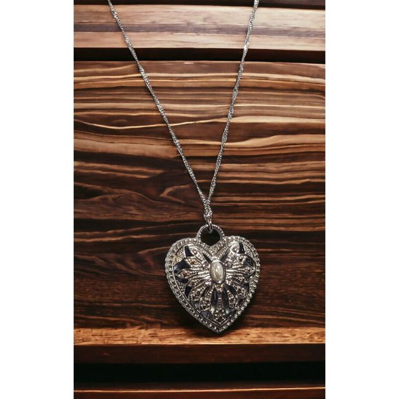 Charming Charlie Puffed Heart Pearl Necklace - Picture 7 of 13